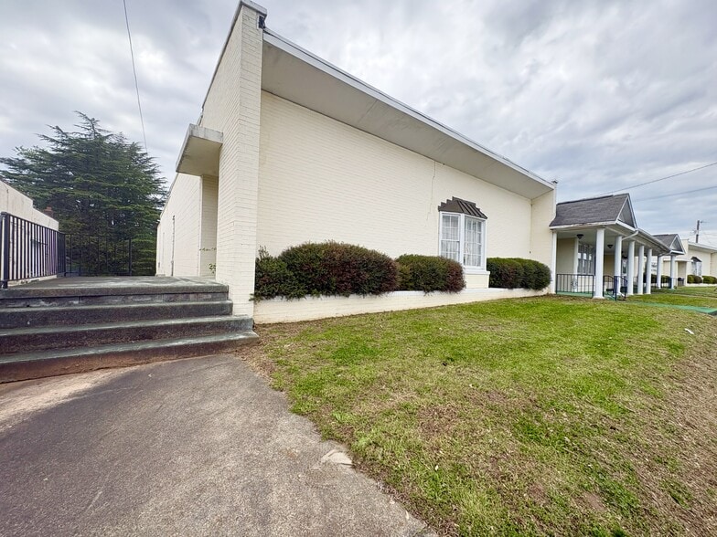 More Photos Of 2025 N Main St, Danville Religious Facility For Sale