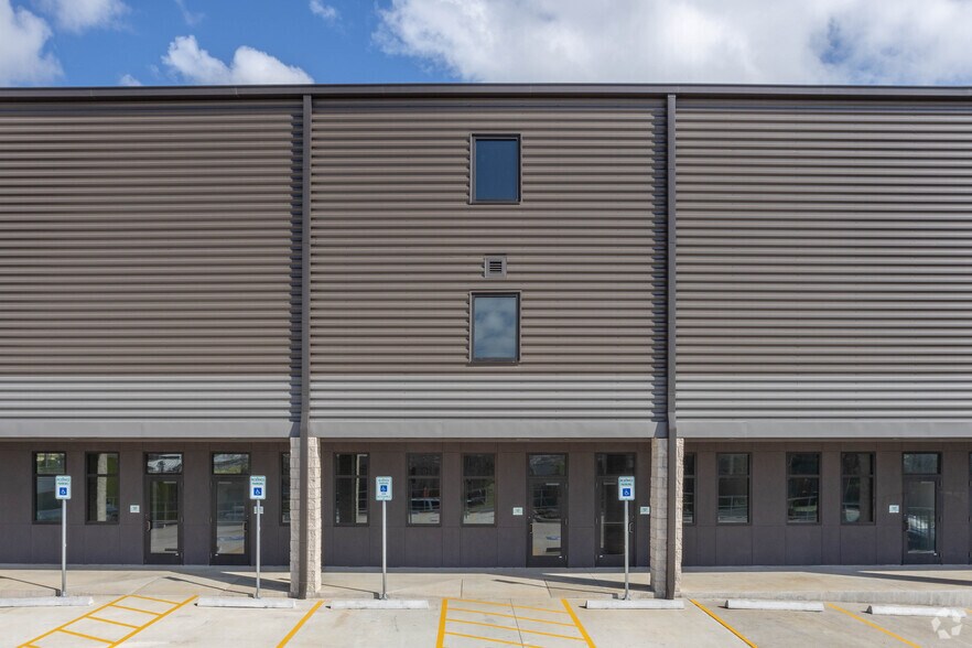 More Photos Of 6615 Stewart Rd, Galveston Self Storage For Lease