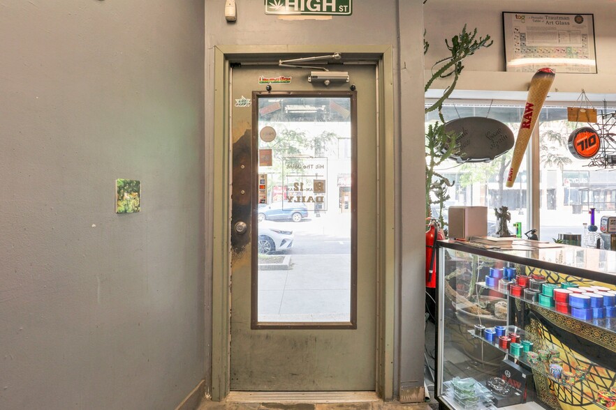 More Photos Of 1186 N High St, Columbus Storefront Retail Office For Sale