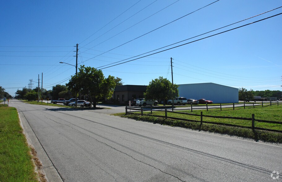 More Photos Of 5200-5220 126th Ave N, Clearwater Warehouse For Lease