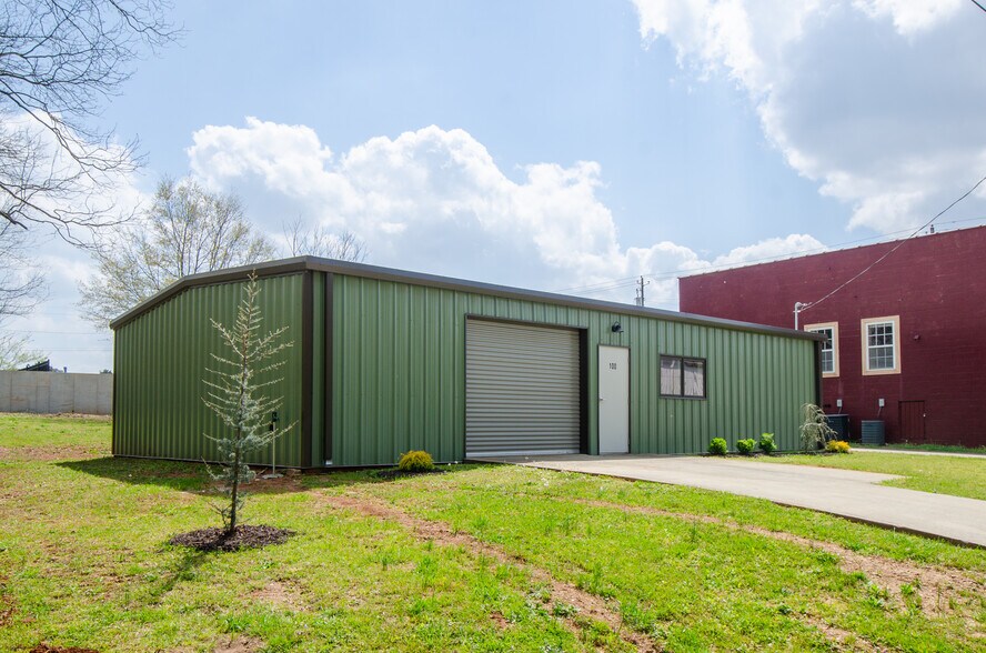 More Photos Of 100 Candler St, Villa Rica Flex For Lease