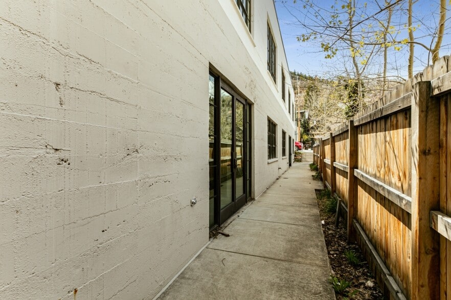 More Photos Of 639 Main St, Park City General Retail For Lease