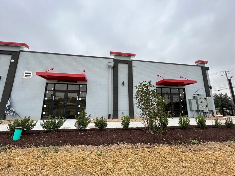 More Photos Of 1051 Murfreesboro Rd, Lebanon Freestanding For Lease