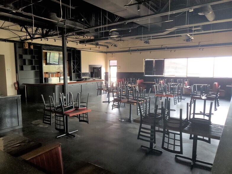 More Photos Of 2055 S Linden Rd, Flint Restaurant For Sale