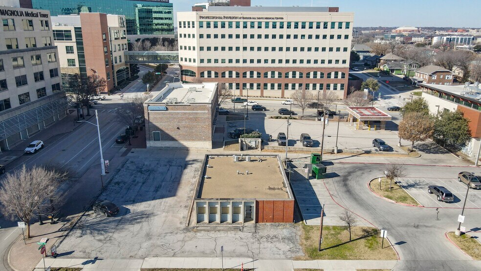 More Photos Of 1550 W Magnolia Ave, Fort Worth Medical For Sale