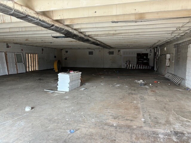 More Photos Of 110-114 Taylor Industrial Blvd, Hendersonville Manufacturing For Lease