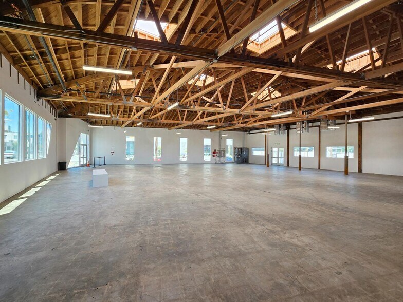 More Photos Of 5075 W Adams Blvd, Los Angeles Medical For Lease