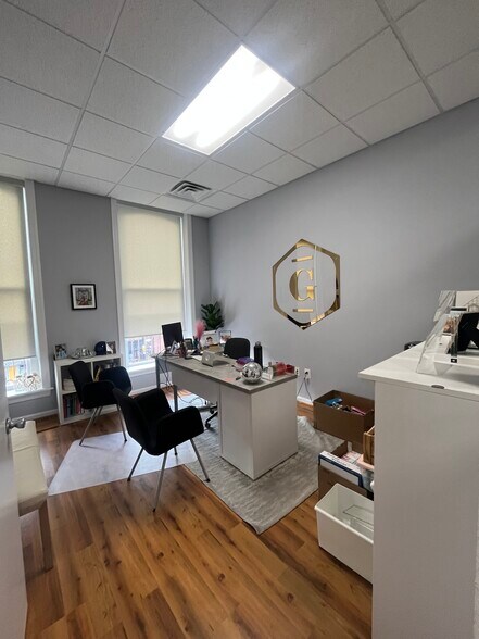 More Photos Of 3107-3109 M St NW, Washington Storefront Retail Office For Lease