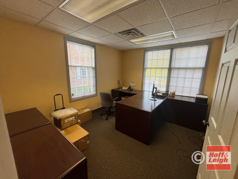 More Photos Of 8225 Brecksville Rd, Brecksville Office For Sale