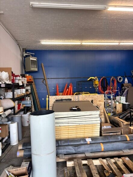 More Photos Of 13315 B St, Omaha Warehouse For Lease