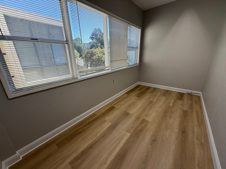 More Photos Of 435 Valley View Rd, El Sobrante Office For Lease