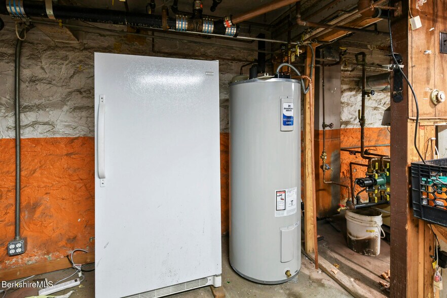 More Photos Of 47 Park St, Adams Restaurant For Sale