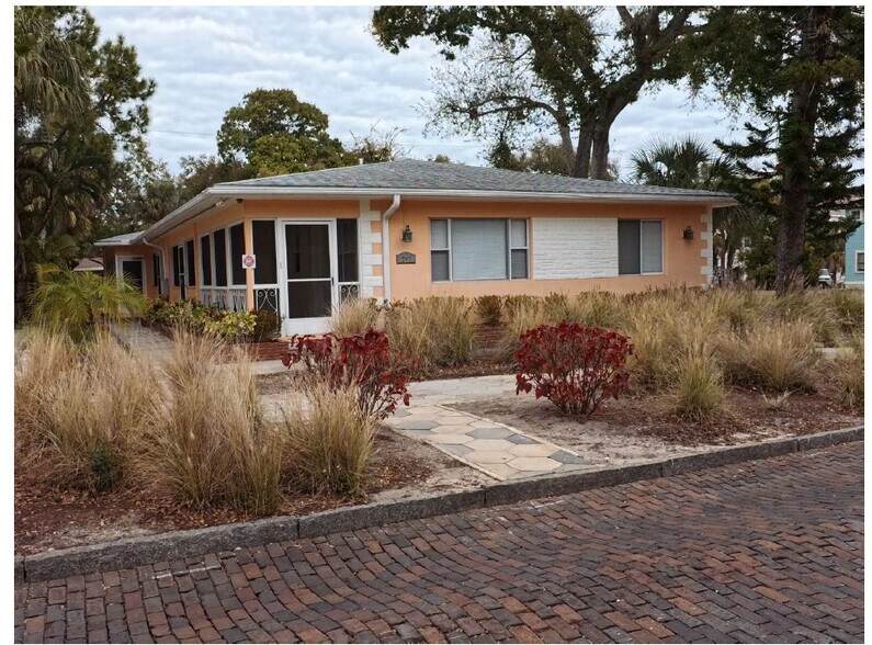 More Photos Of , Saint Petersburg Multifamily For Sale