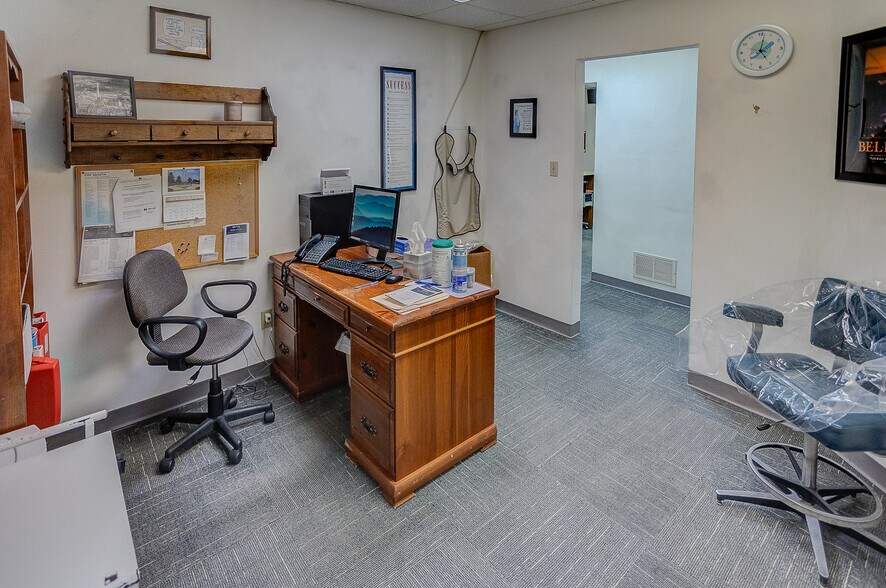 More Photos Of 607 E Lyons St, Marissa Medical For Sale