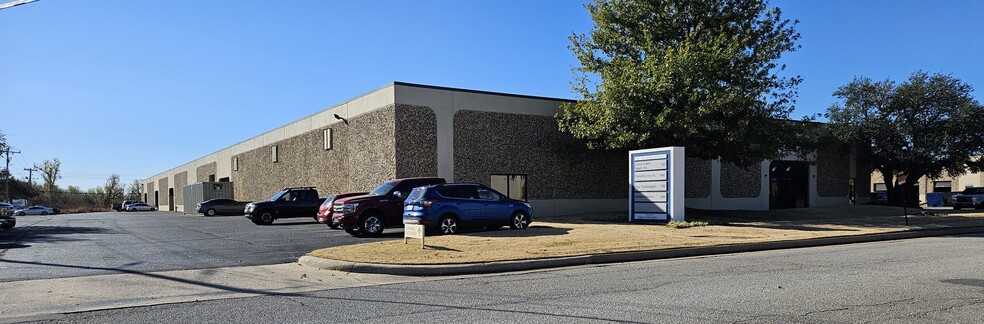 Primary Photo Of 4116-4118 Will Rogers Pky, Oklahoma City Distribution For Lease