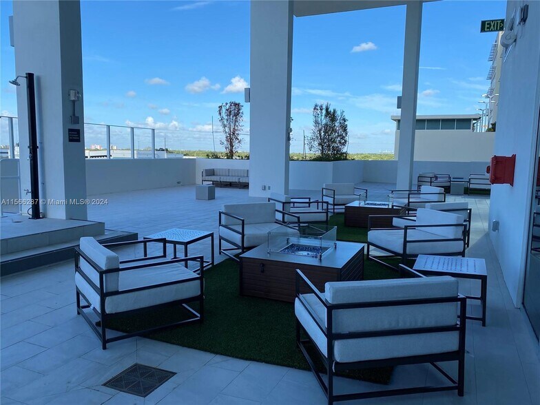 More Photos Of 2820 NE 214th St, Aventura Loft Creative Space For Sale