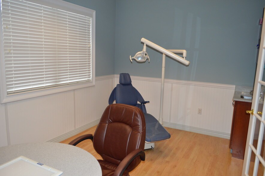 More Photos Of 66 N Main St, Sellersville Medical For Lease