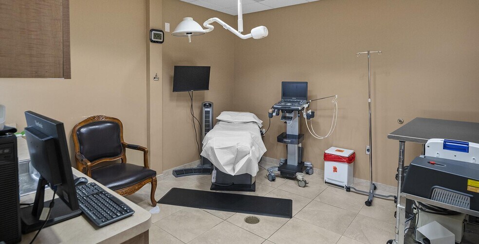 More Photos Of 1518 Legacy Dr, Frisco Medical For Lease