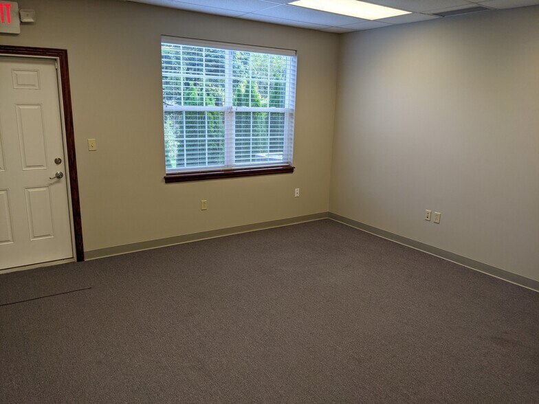 More Photos Of 36591 Center Ridge Rd, North Ridgeville Medical For Lease