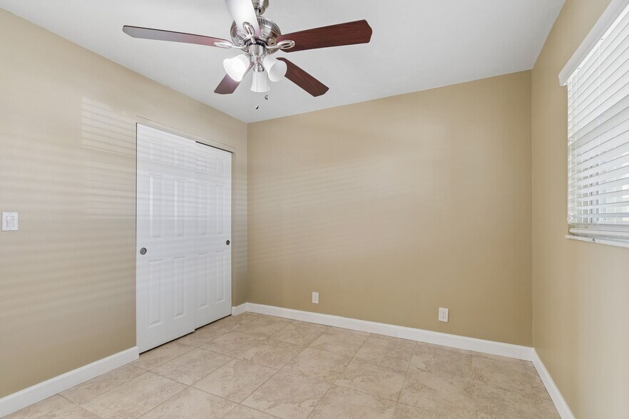 More Photos Of 2307 Bay Blvd, Indian Rocks Beach Apartments For Sale