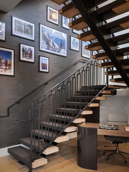 More Photos Of 4554 Forestdale Dr, Park City Showroom For Lease