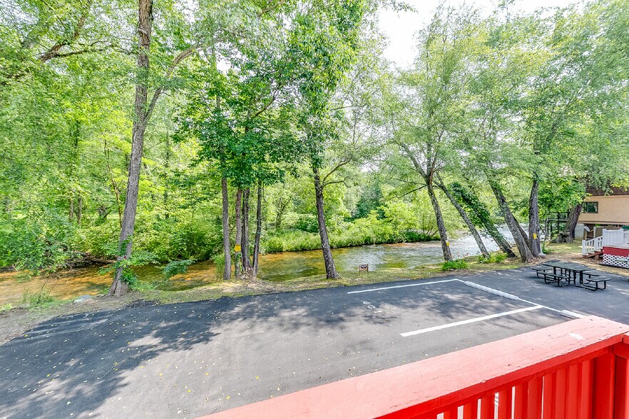 More Photos Of 892 Edelweiss Strasse, Helen Hotel For Sale