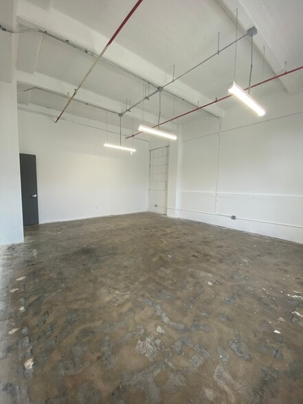 More Photos Of 901 E 31st St, Los Angeles Manufacturing For Lease