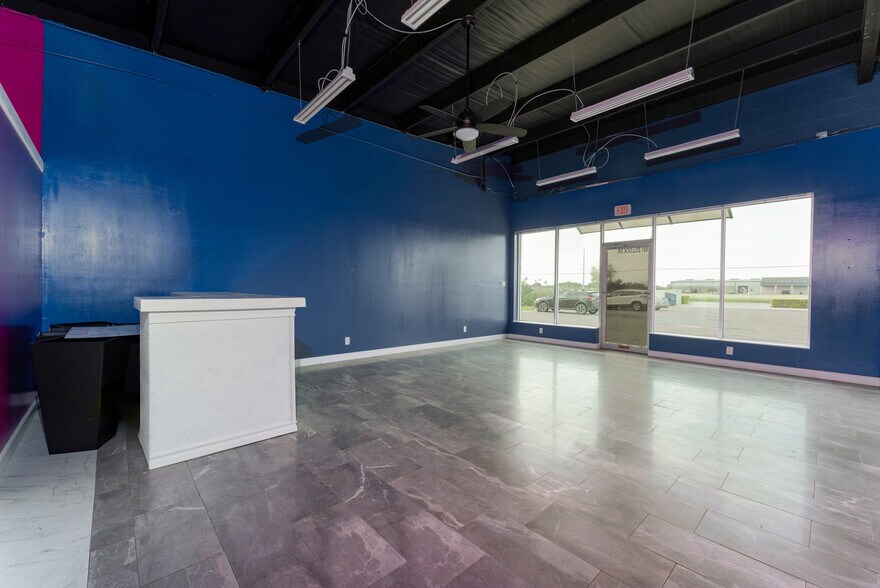 More Photos Of 801 Zillock Rd, San Benito Storefront For Lease