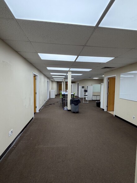 More Photos Of 80 Skyline Dr, Plainview Research And Development For Lease