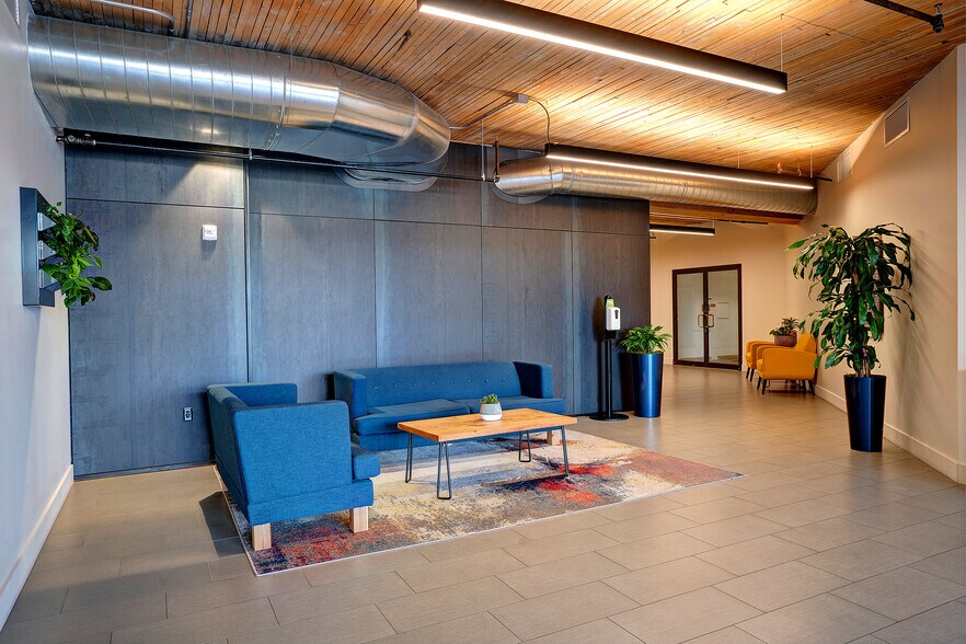 More Photos Of 5100 S Macadam Ave, Portland Office For Lease