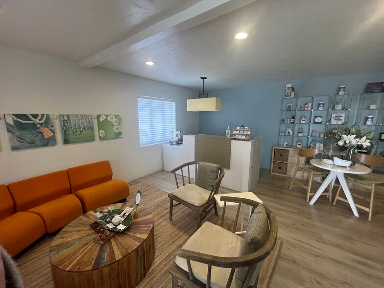 More Photos Of 219 E Lexington Ave, Phoenix Office Residential For Sale