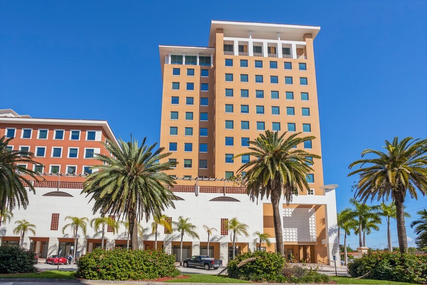 More Photos Of 1 Alhambra Plz, Coral Gables Coworking Space