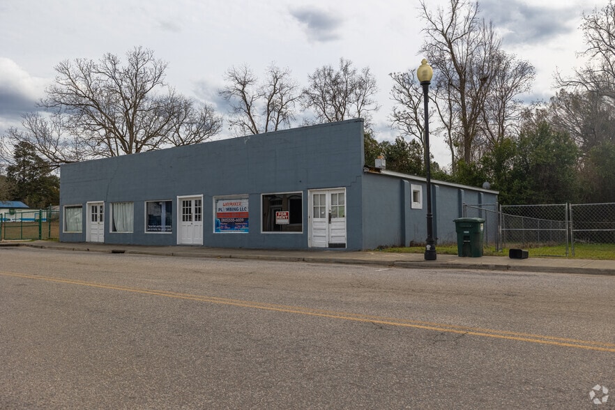 Primary Photo Of 260-270 W 3rd St, Swansea Storefront For Lease