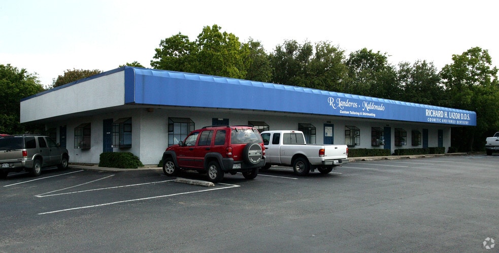 More Photos Of 11719-11725 Whisper Valley St, San Antonio Office For Lease