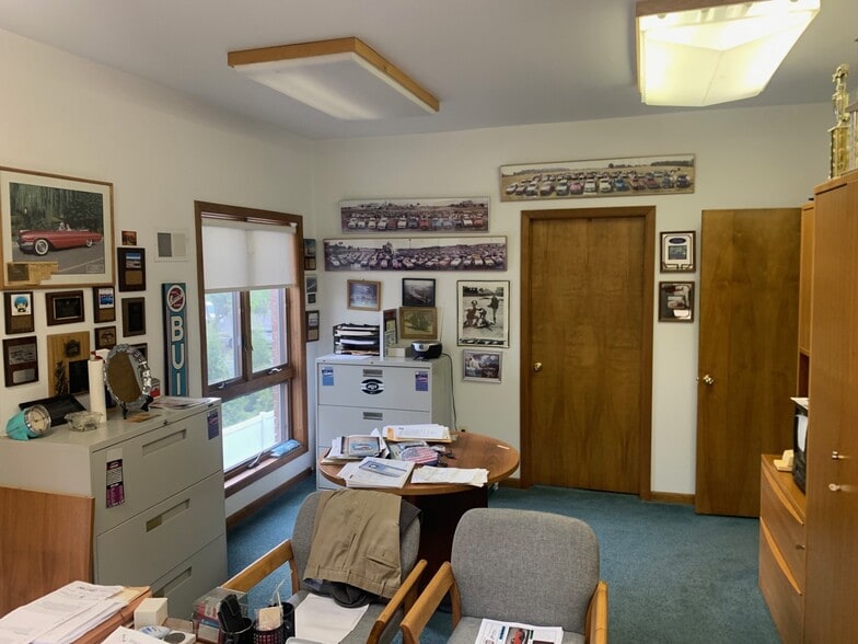 More Photos Of 35 Brant Ave, Clark Office For Sale