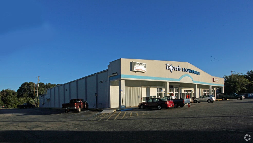 Primary Photo Of 3810 Barrancas Ave, Pensacola Unknown For Lease