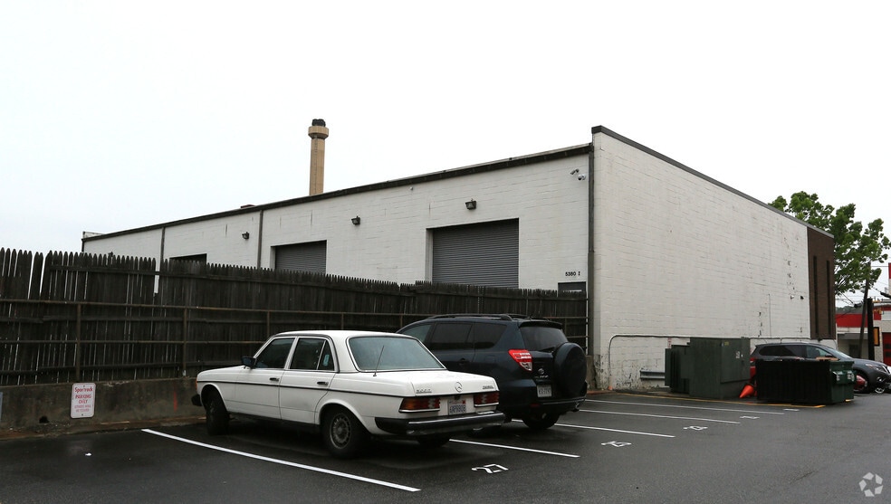 More Photos Of 5380 Eisenhower Ave, Alexandria Flex For Lease