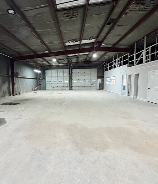 More Photos Of 1904 Washington St, Vicksburg Industrial For Sale