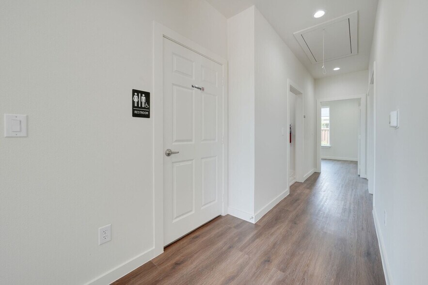 More Photos Of 5860 Collin McKinney Pky, McKinney Medical For Lease