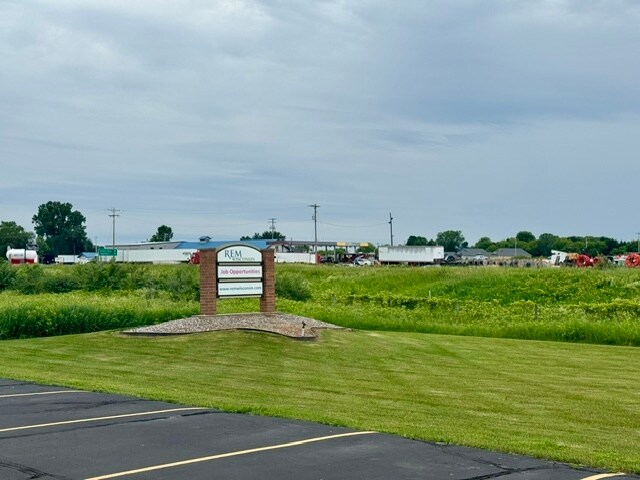 More Photos Of 2839 E Frontage Rd, Abrams Office For Lease