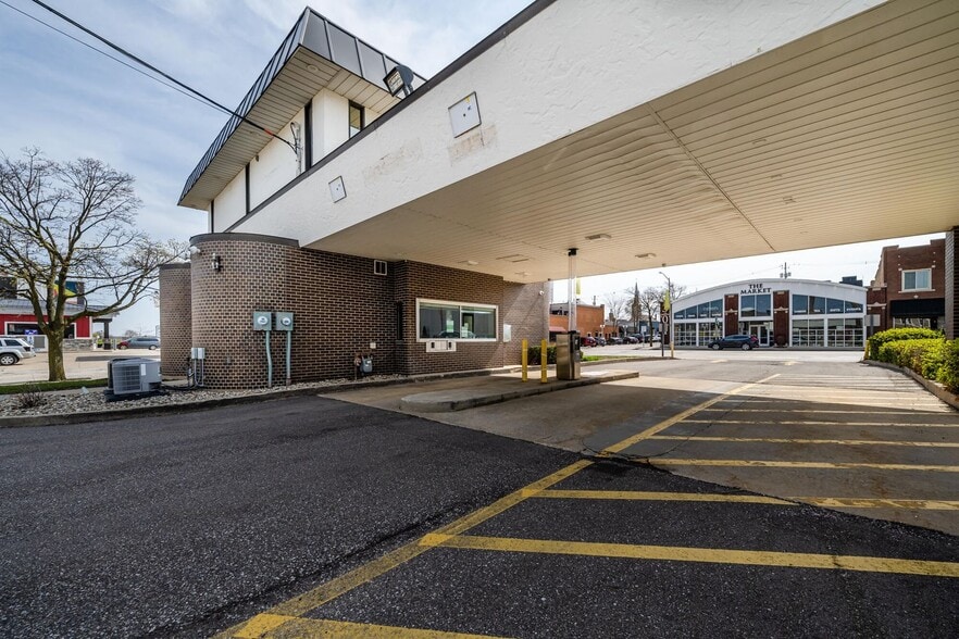 More Photos Of 300 Main St, Saint Joseph Bank For Sale