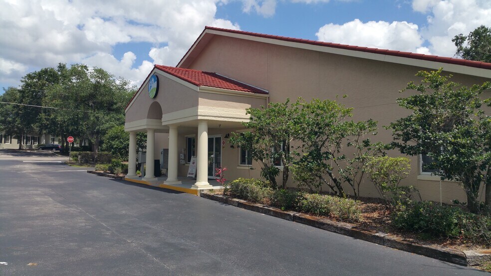 More Photos Of 1000 Executive Dr, Oviedo Medical For Lease