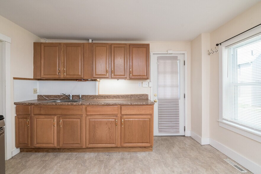 More Photos Of 16 Paquette Ave, Northampton Apartments For Sale