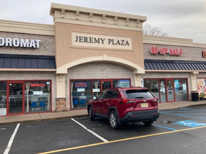 Primary Photo Of 1610 US Highway 130, North Brunswick Restaurant For Lease