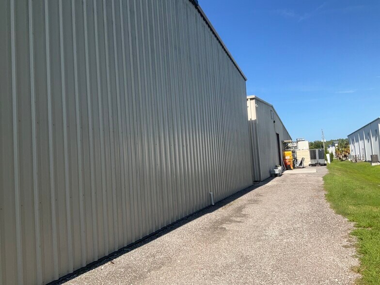 More Photos Of 11607 Prospect Dr, Odessa Manufacturing For Sale