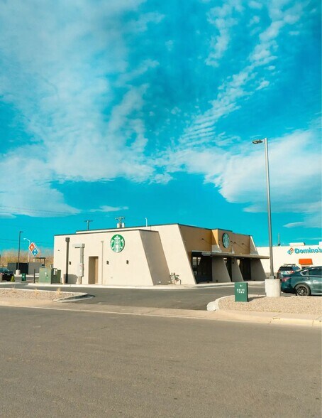 More Photos Of 719 W Main St, Farmington Bank For Sale