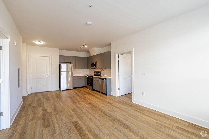 More Photos Of 10 W Westfield Ave W, Roselle Park Apartments For Lease