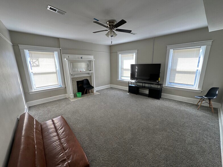 More Photos Of 11239 Superior Ave, Cleveland General Retail For Sale