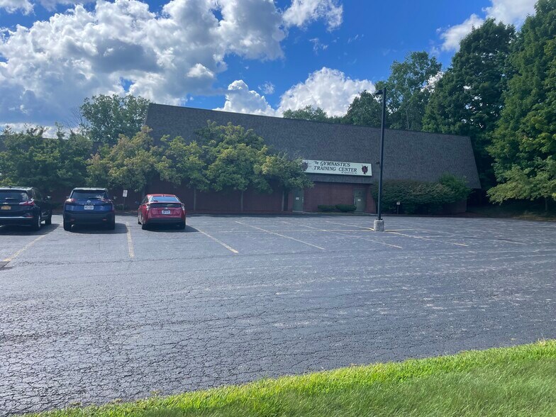 More Photos Of 2051 Fairport Nine Mile Point Rd, Penfield Freestanding For Lease