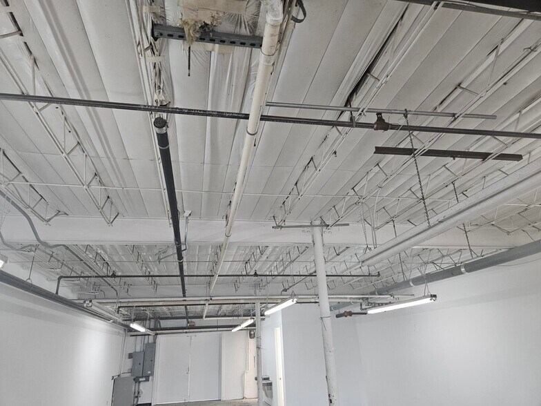 More Photos Of 8800-8899 Katy Fwy, Houston Unknown For Lease